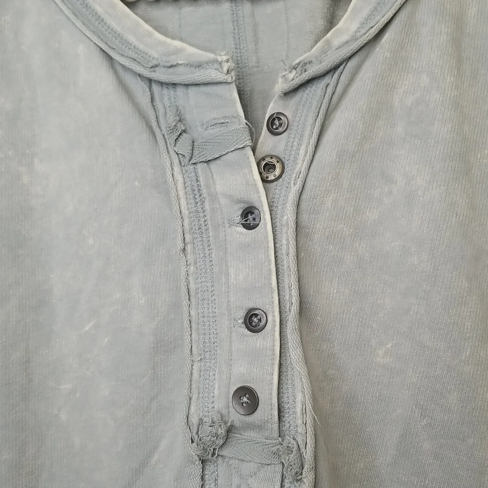 Zenana Half Button Raw Edge Washed Sleeveless Henley Top Light Olive Green - Picture 4 of 10